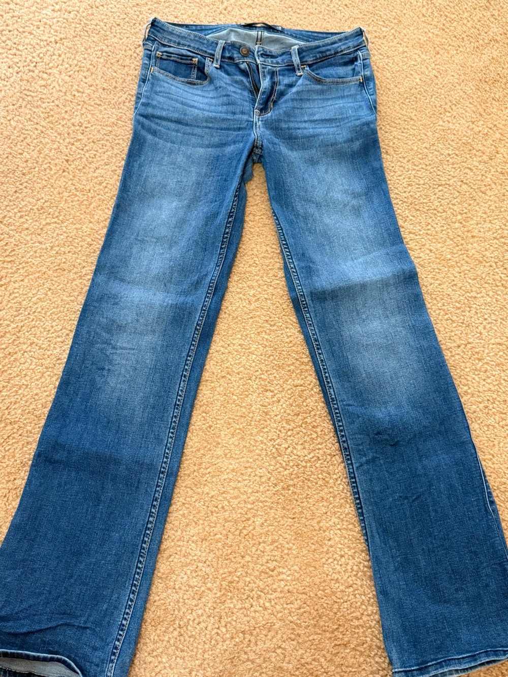 Hollister Women's Flare Jeans - Medium Blue Wash